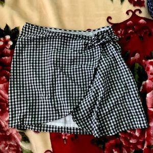 Cute black and white plaid tie skirt